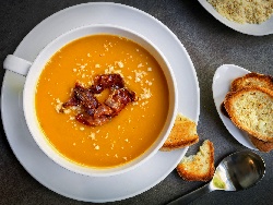 Най-вкусната крем супа от тиква с хрупкав бекон панчета - снимка на рецептата